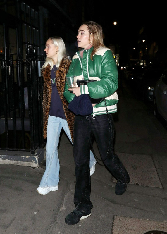 suki-waterhouse-at-mandrake-hotel-in-london-11-21-2018-1