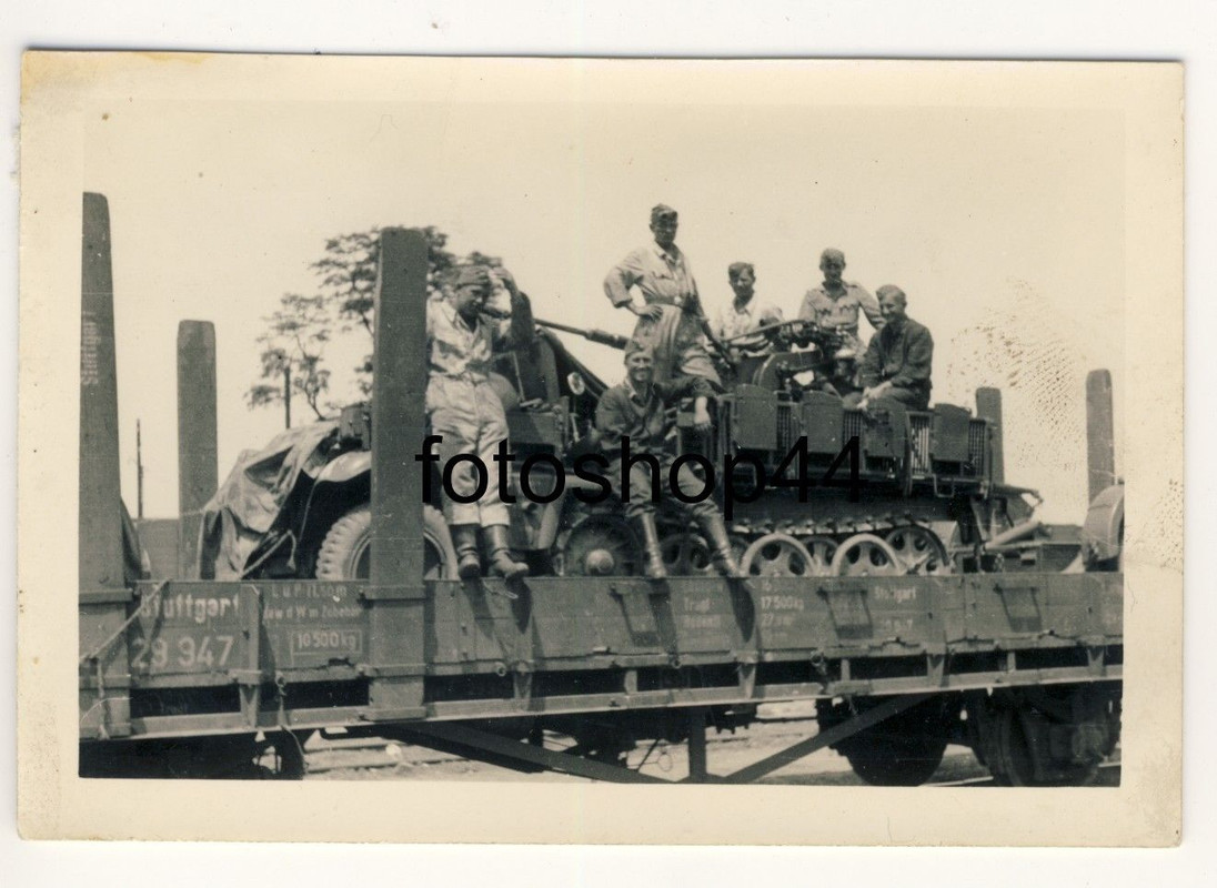 WH SdKFZ Halbkette mit Aufbau Flak Geschütz auf 
