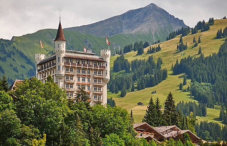 CATHERINE-SCHELL-GSTAAD-PALACE-FOTOR.jpg