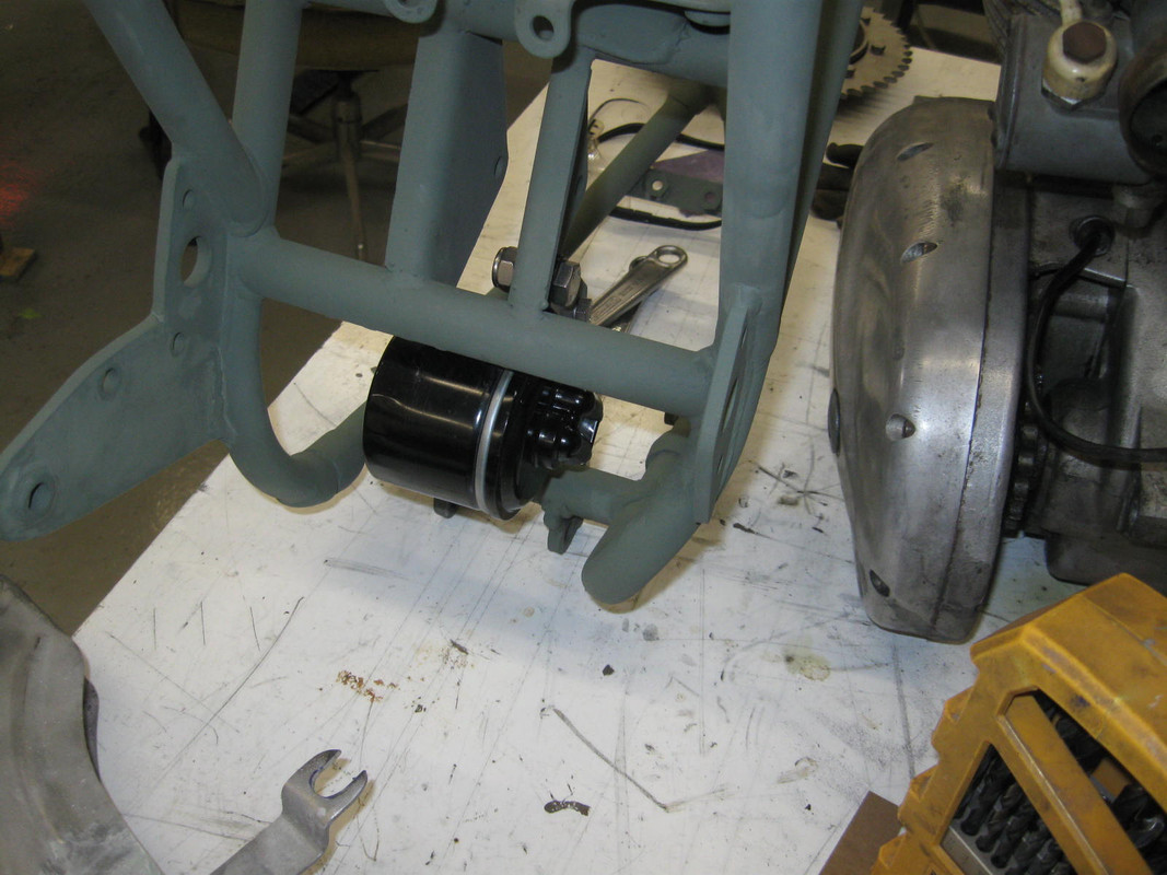B25 oil filter 2