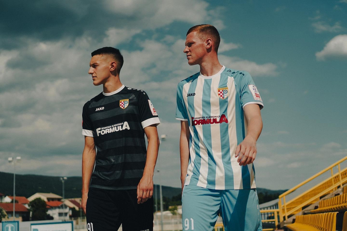 15713AAB-BBD3-4F40-8EF3-137DD50E83B2