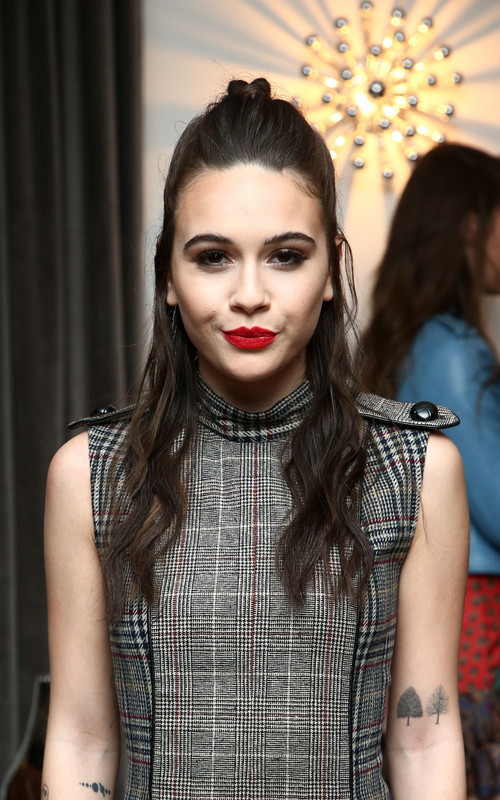bea-miller-wolk-morais-collection-6-fashion-show-los-angeles-jan