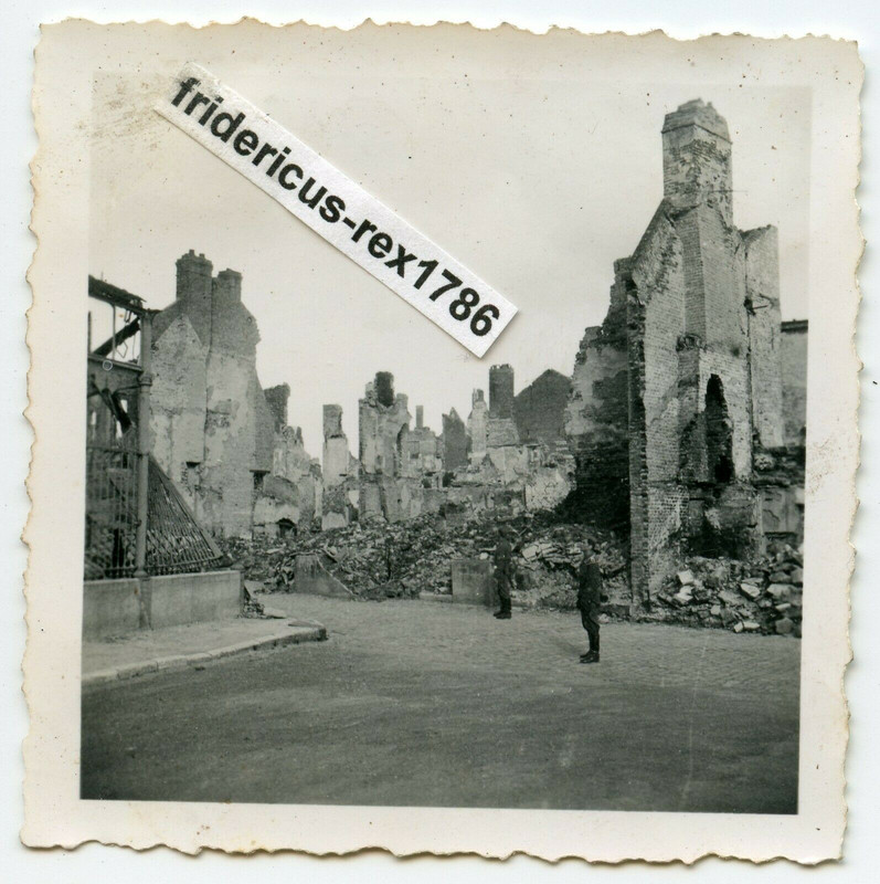 8 Fotos LW 1940 bei Sens Frankreich zerstörte Stadt Dörfer Gemeinde Ruinen7