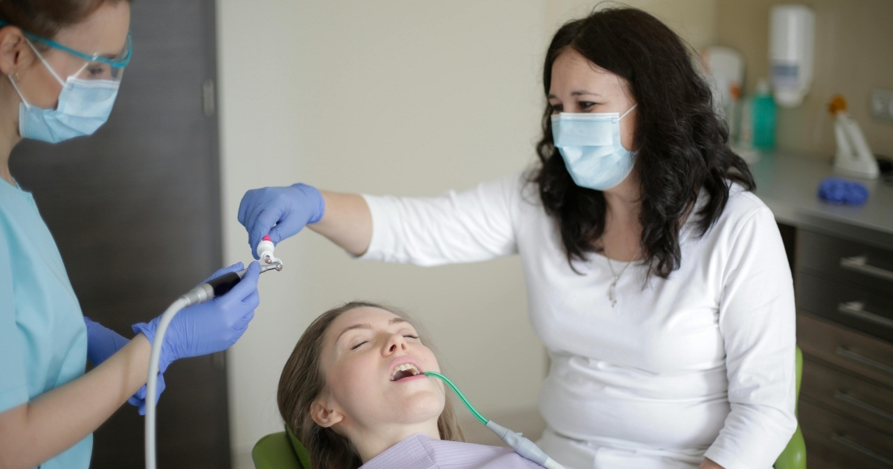 Chipped Tooth? Severe Toothache? What to Do in a Dental Emergency in Mumbai