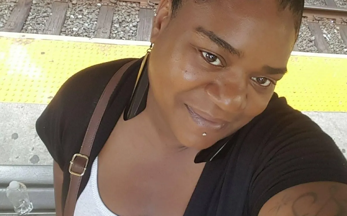 Mujer de 26 años mata brutalmente a su madre con una cazuela