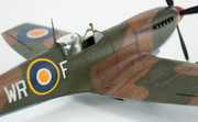 AVION - Spitfire LF Mk.IX, 40 Sqn. SAAF-Eduard, 1/48 Spit-saaf-17