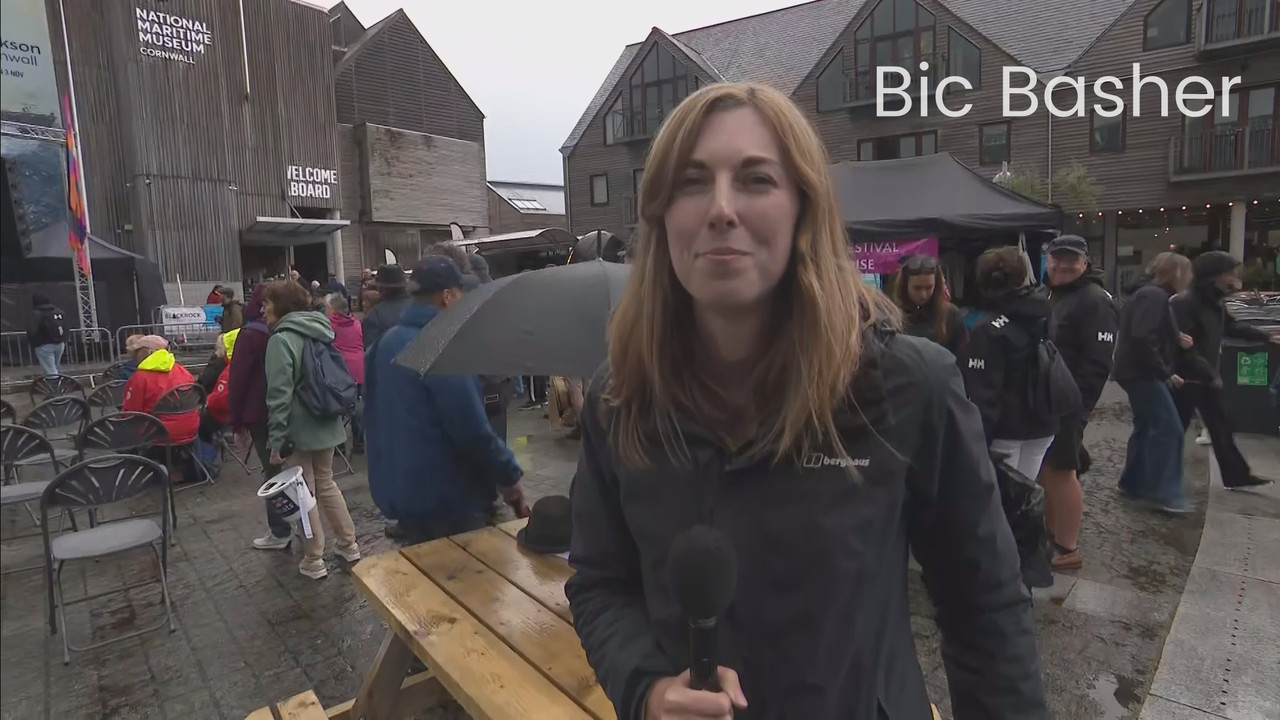 06.14 - 18.00.01 - ITV News West Country. Breaking news and current s....ts_snapshot_06.42.132