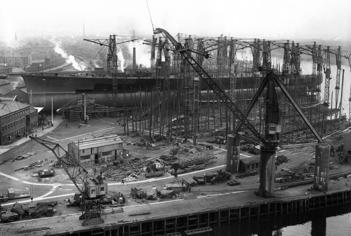 Худ на стапеле