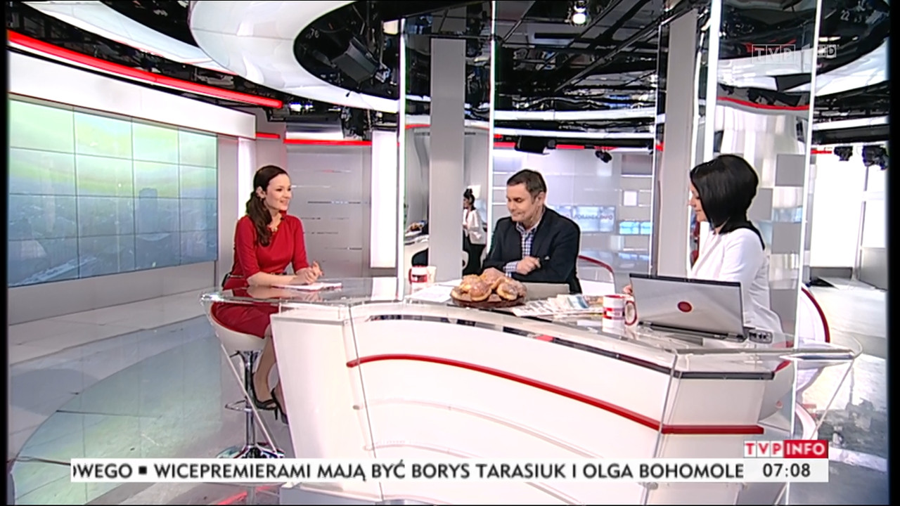 Paczki w studiu TVP Info