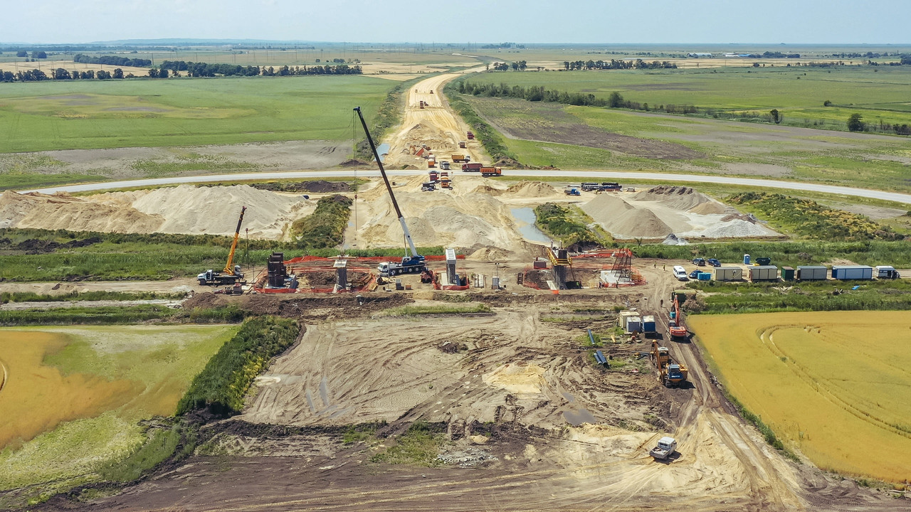 EEAEA8E6-D8D7-47BB-9D40-7540E6FBA795