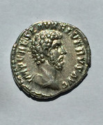 Denario de Lucio Vero. CONCORD AVG COS II. Concordia sedente a izq. Roma. 9-F5-C949-F-1016-43-A8-B54-D-4-BE6823884-B3