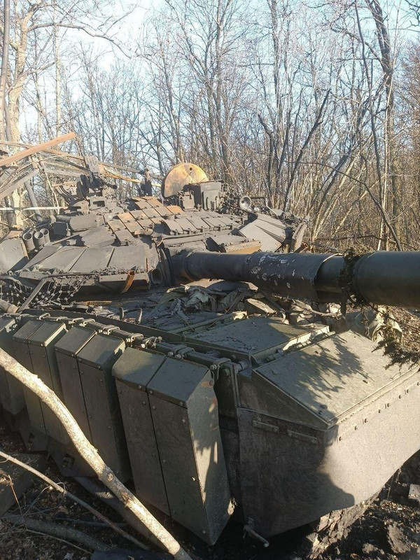 1044 T-80BVM Obr. 2022 destr 08 04 25