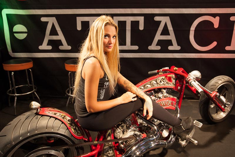 eicma-2013-girls-128.jpg