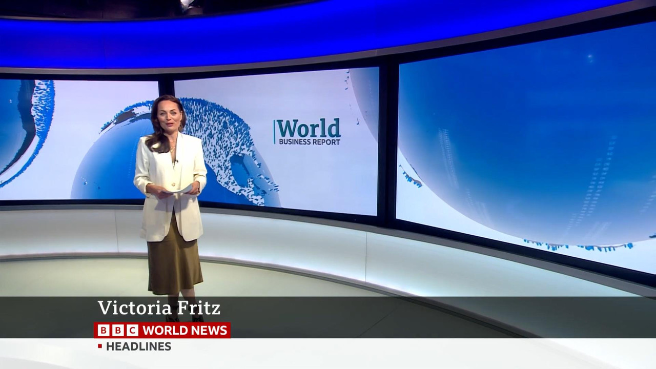 07.15 - 07.45.00 - World Business Report. The host presents and analy....ts_snapshot_05.59_[2022.07.
