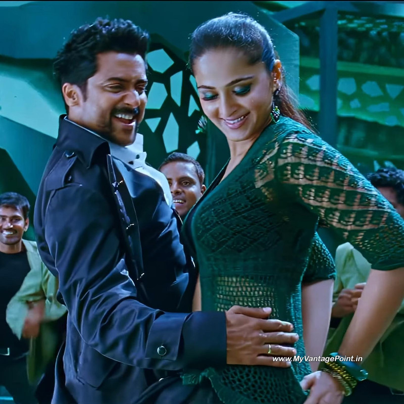10-Anushka-Shetty-Hot-in-Singam-2-in-Kannukkulle-Song