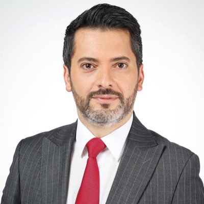 محمد مزيمز مذيع الجزيرة