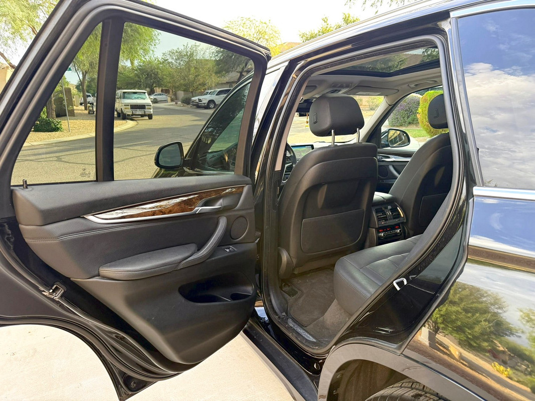 Vehicle thumbnail 17