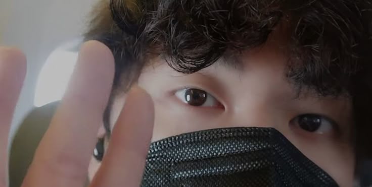 he's so cute omgomgomgomg