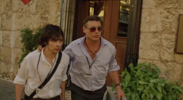 Fotos 01687 A.Dark.Truth.2012.DVDRip.XvID