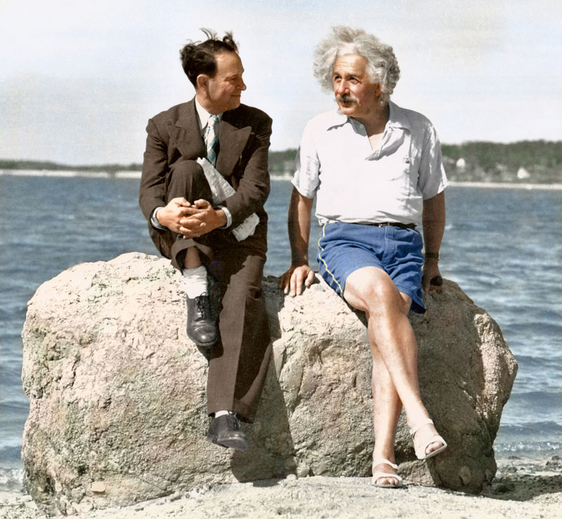 00-Albert-Einstein-Summer-1939-Nassau-Point-long-Island-NY-colo.jpg