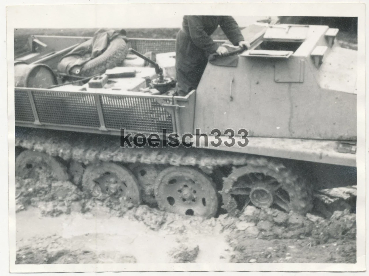 Foto Panzer Halbkette Luftwaffe Betriebsstoff Munition Schlepper Sd Kfz (2)