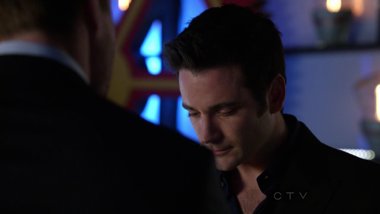 Fotos 01721 Arrow.S01E17.720p.HDTV.X264-DIMENSIO