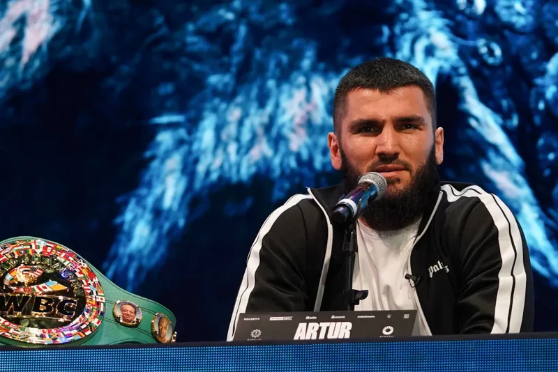 Боб Аръм: Артур Бетербиев има нужда от големи имена, а не от Майкъл Айферт