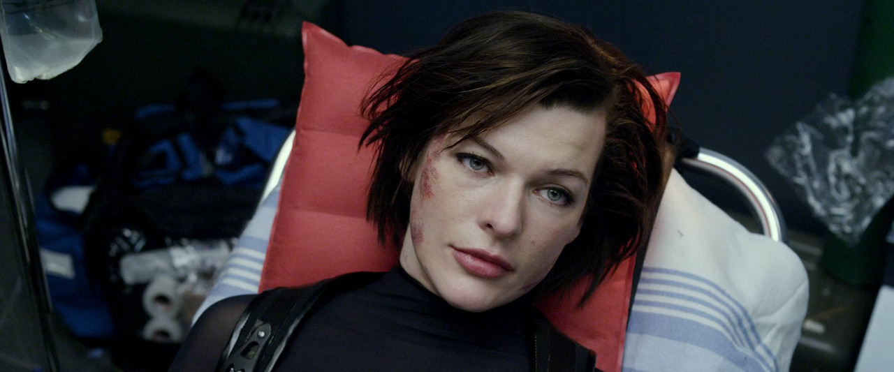 Resident Evil - Retribution (2012) (1080p BDRip x265 10bit DTS-HD MA 5.1 - HxD) [TAoE].mkv_20200616_