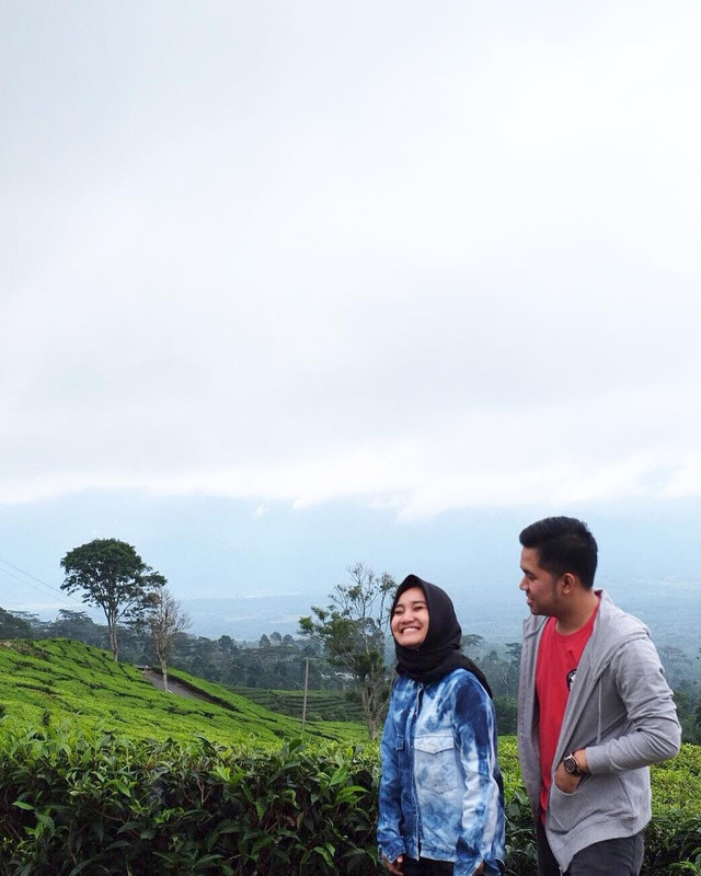 7 Potret kekompakan Fatin Shidqia dengan sang kekasih, manis banget