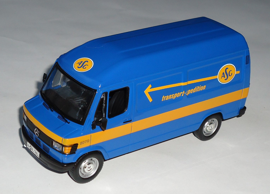 Mercedes-Benz-207D Van (1987)1