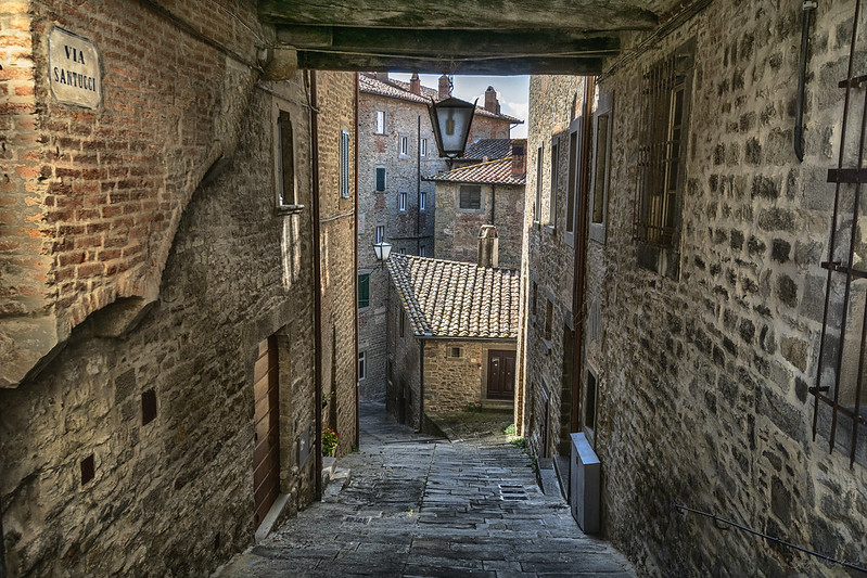brown-alley-cortona.jpg