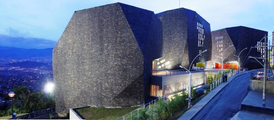 Библиотека Parque Espana