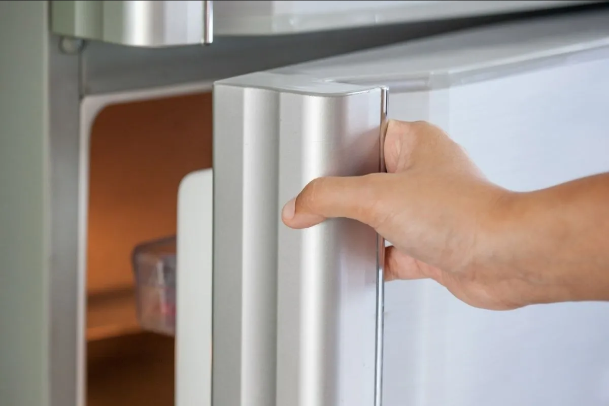 Niño es hallado sin vida dentro de un congelador, autoridades investigan el caso