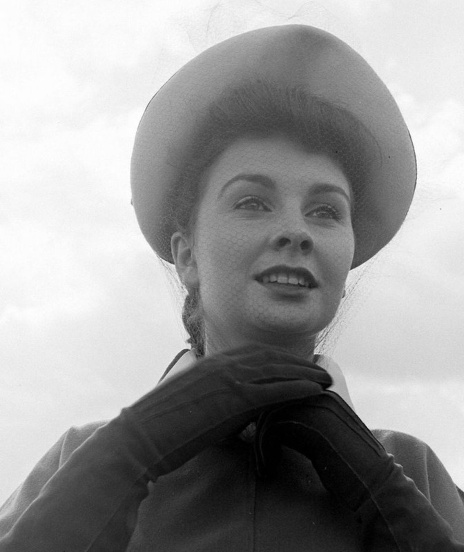 jean_simmons_mb50