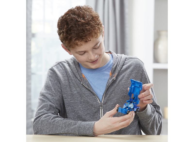 Transformers-Cyberverse-1-Step-Soundwave-004