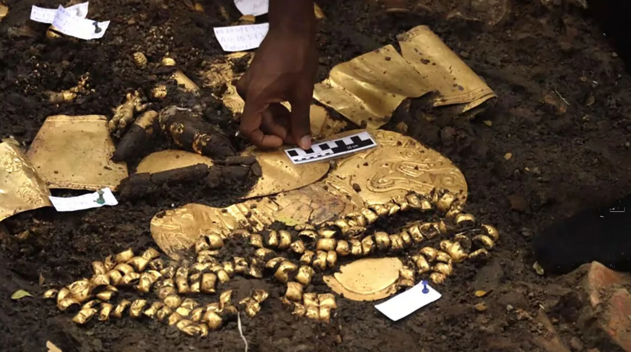 Descubren tumba ancestral en Panamá: tesoros de oro y rituales macabros