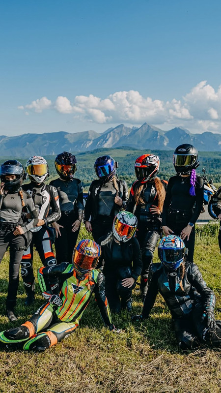 GG bikergirls510c