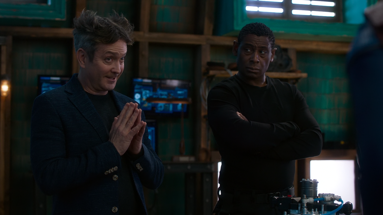 Supergirl.S06E11.Mxy.in.the.Middle.1080p.10bit.AMZN.WEB-DL.DDP5.1.HEVC-Vyndros.mkv_snapshot_12.11_[2