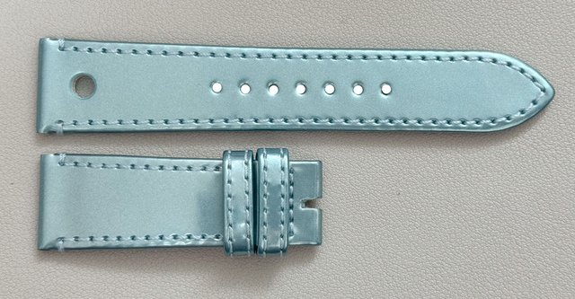 FENDI 20mm x 18mm Metalic Blue Genuine Leather Women's Watch