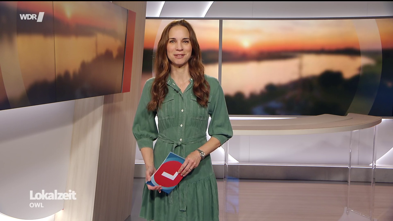 Kristina Sterz WDR Lokalzeit OWL 05 06 2026 82X Caps 63