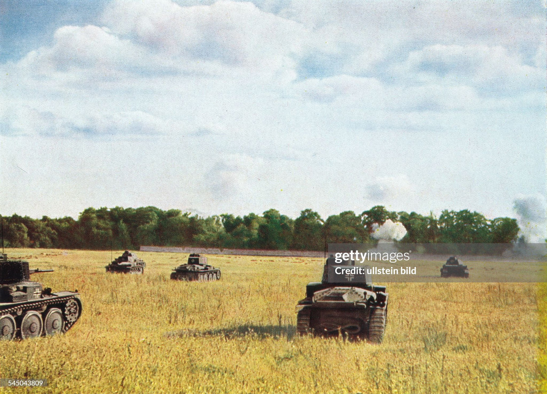 German tank assault (Pzkpfw 38 (skoda) no further information, May 1940