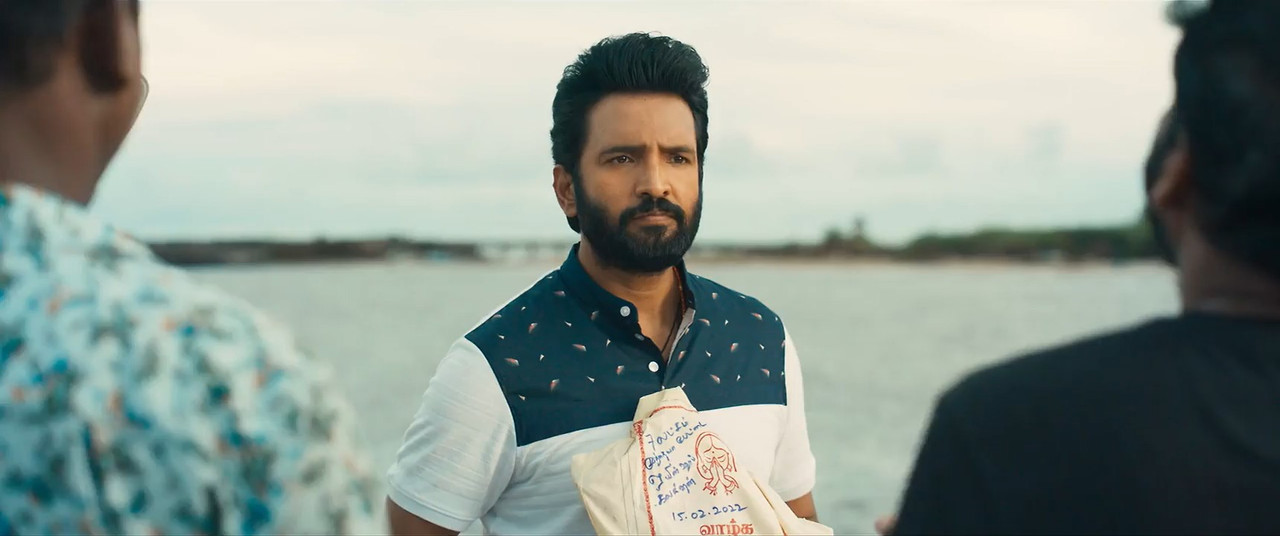 DD Returns 2023 WebRip [Tamil] 480p 720p ESub Screenshot