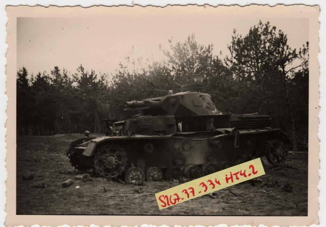Panzer - Rgt.11  Zerstörte bzw verbrannte Wehrma