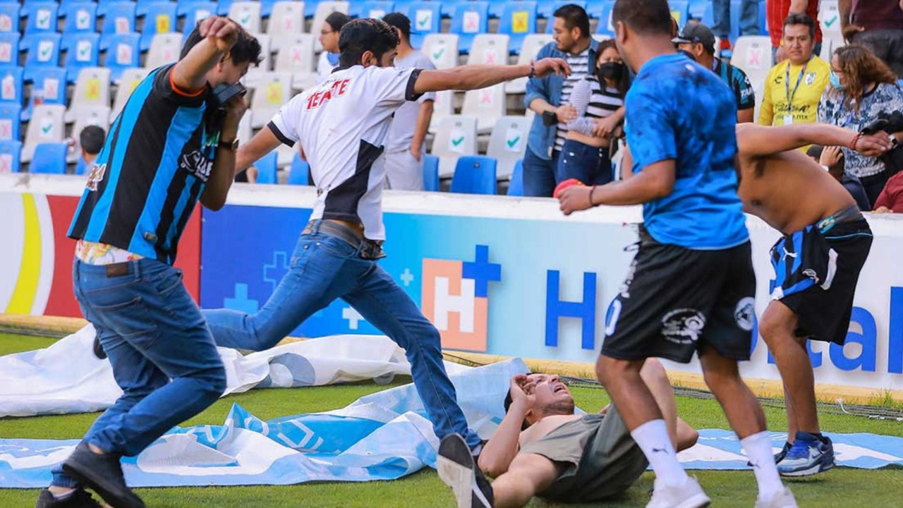 Aficionados exigen a la FIFA desafiliar a Querétaro y quitarle Mundial a México