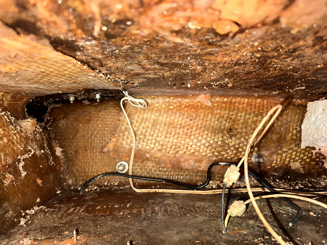 DEABB064-52C5-4079-B308-F63C8B9E013E