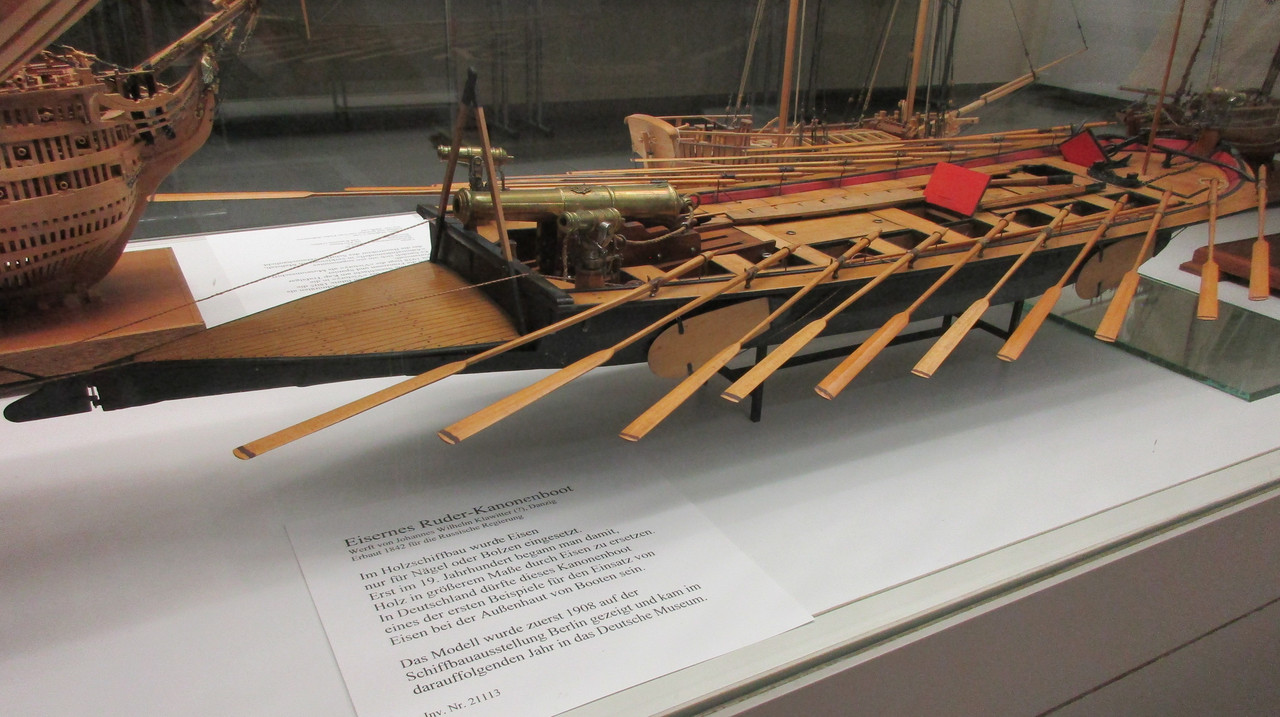 RussianGunboat_1842_Model_in_DeutschesMuseum_Germany