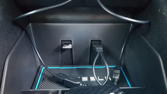 Tuto Photos : Sentinel/Dashcam : Installation d'une clef USB ou SSD - Forum  et Blog Tesla