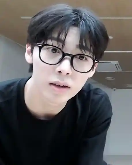 5810e070fc1be6190e68d5b46d6ef808_copy_458x573