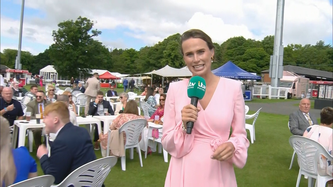ITV Racing Live from Newcastle_20230701_11551430.ts_snapshot_00.02.52.216