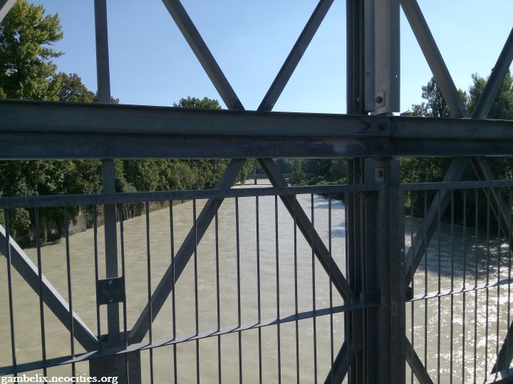 Munich-Prov-Bridge-Isar-720-TXT